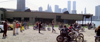 1990: The Bronx Warriors (1982) download