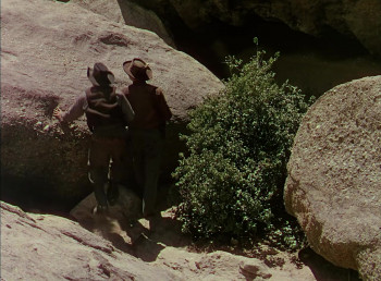 Cave of Outlaws (1951) download