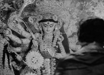 Devi (1960) download