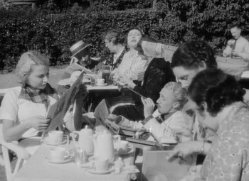 Guest House Paradise (1937) download